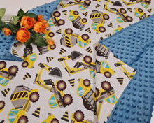 Load image into Gallery viewer, Minky sedziņa zila ar dzelteniem traktoriem un kravas mašīnām