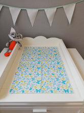 Load image into Gallery viewer, Mudy waterproof nursing pad with butterflies