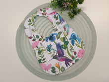 Load image into Gallery viewer, Lacīte priekšautiņš raibs ar putniņiem