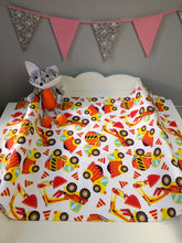 Load image into Gallery viewer, A set of care towels