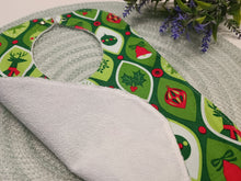 Load image into Gallery viewer, Lace - apron with a Christmas pattern