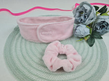 Load image into Gallery viewer, Hair accessory set, bamboo fabric light pink shade
