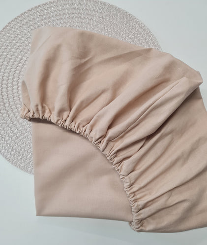 Melnā piektdiena - balts ar zilām zvaigznītēm palags ar gumiju izmērs 60x120cm