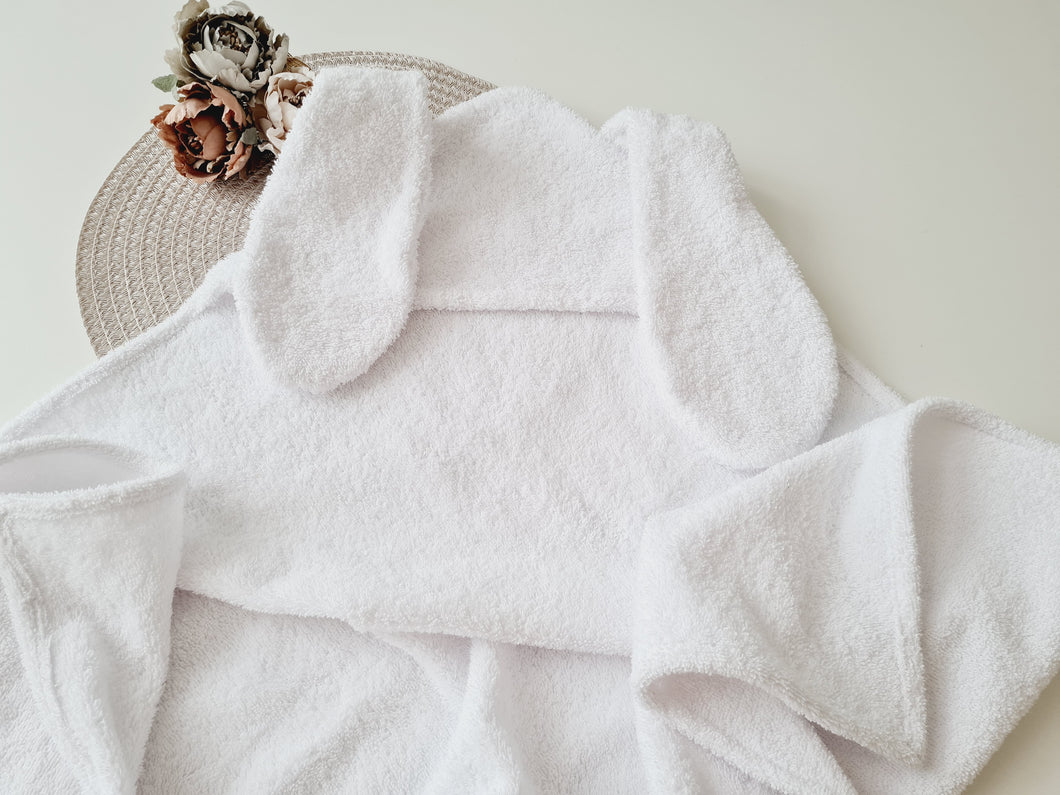 Children's towel with sewn-in hood, bunny in white, possibility to personalize with embroidered name