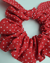 Load image into Gallery viewer, Hair band with headphones made of red cotton fabric with white fine dots
