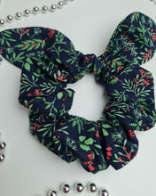 Load image into Gallery viewer, Hair band with headphones made of cotton fabric green with Christmas flowers
