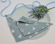 Load image into Gallery viewer, Lacīte – an apron in terry cloth with muslin in an old green tone, with hearts
