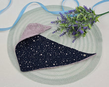 Load image into Gallery viewer, Lacyte – a terry towel purple with muslin in a blue tone
