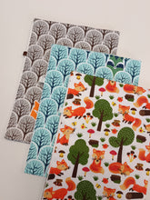 Load image into Gallery viewer, Set of 3 care towels. 50x70cm size with foxes.
