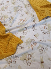 Load image into Gallery viewer, Minky blanket 100x140cm, yellow with rafters
